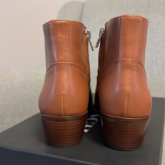 Coach Dannie brown Leather zipper ankle bootie size 7 - Picture 5 of 8